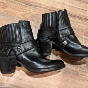 Luca Stefani black ankle boots 38/7.5M